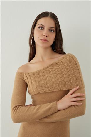Long knitted dress with asymmetric shoulder detail