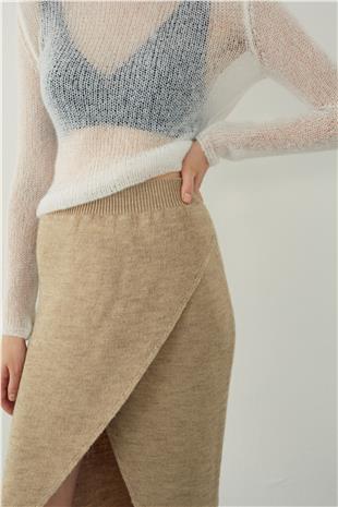 Asymmetrical slit midi knitted skirt
