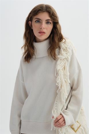 Ekru Balıkçı Yaka Triko Kazak