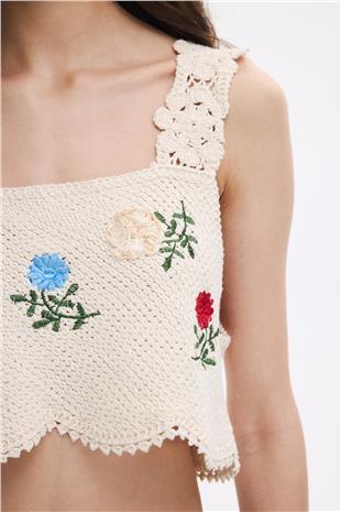 Ekru Çiçek İşlemeli Bluz
