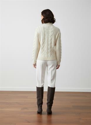 Ekru Dik Yakalı Kazak