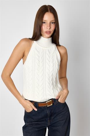 Ekru SAÇ ÖRGÜLÜ DİK YAKA TRİKO BLUZ