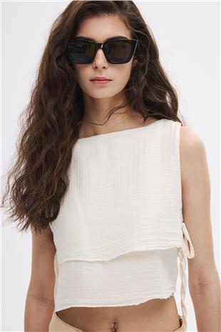 Ekru Yan Bağcıklı Bluz