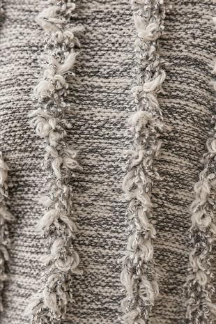 Gri Kendinden Püsküllü Triko Kazak 