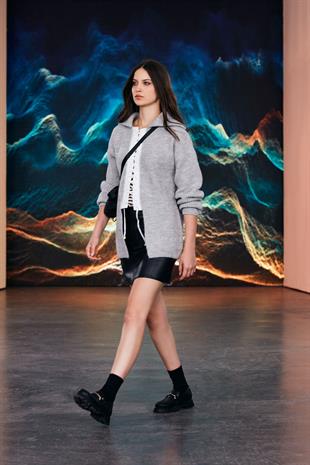 Gri Polo Yaka Dekolteli Triko Kazak