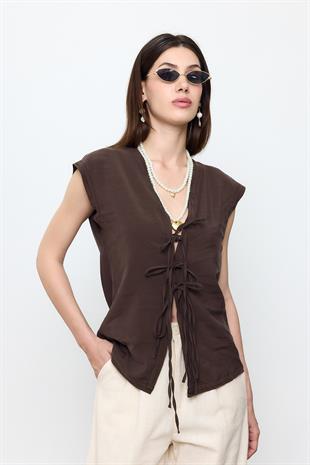 Kahverengi Önü Bağcıklı Dikiş Detaylı Bluz