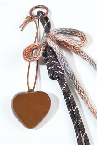 Kahverengi Kalpli ve Kurdeleli Anahtarlık