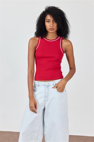 Kırmızı Şeritli Halter Yaka Atlet