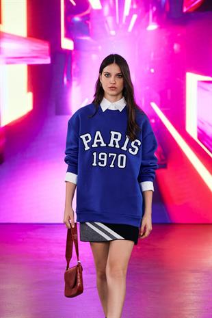 Sweatshirt with shirt collar detail