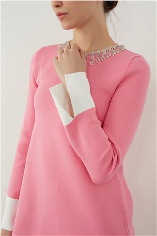  Mini knittes dress with necklace detail