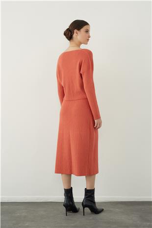 Soft textured slit midi knitted skirt