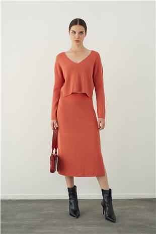 Soft textured slit midi knitted skirt