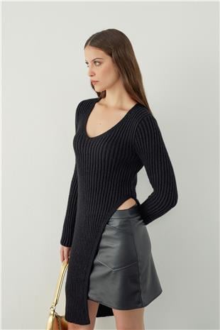 Asymmetrical cut knitted tunic