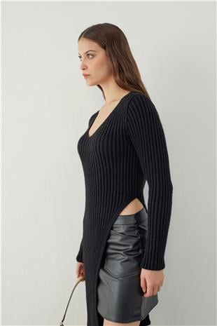 Asymmetrical cut knitted tunic