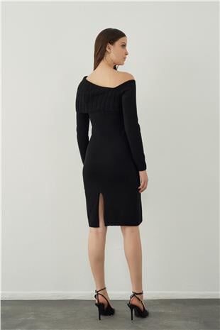 Long knitted dress with asymmetric shoulder detail