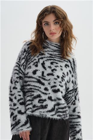 Siyah Balıkçı Yaka Triko Kazak