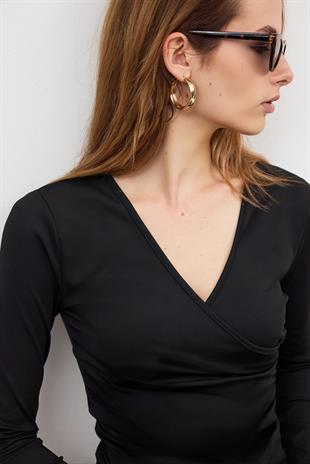 Siyah BELİ BÜZGÜ DETAYLI BLUZ