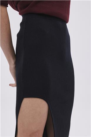 Black Deep Slit Midi Knitwear Skirt