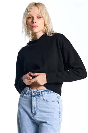 Siyah Kapüşonlu Triko Sweatshirt