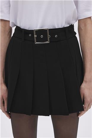 Black Belt Detailed Pleated Mini Skirt