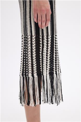 Siyah Kontrast Püsküllü Triko Etek