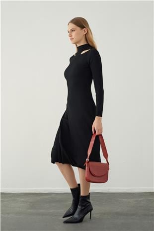 long knitted dress with shoulder detail