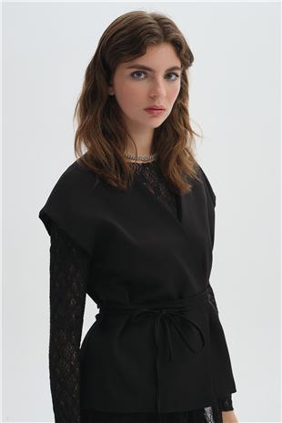 Siyah Önden Bağlamalı Bluz