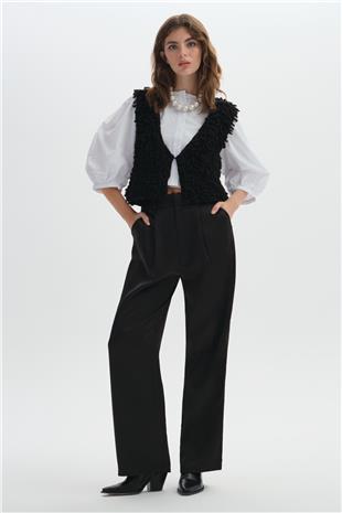 Siyah Püsküllü Hırka