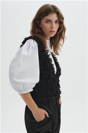 Siyah Püsküllü Hırka