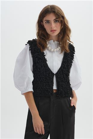 Siyah Püsküllü Hırka