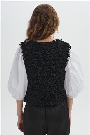 Siyah Püsküllü Hırka