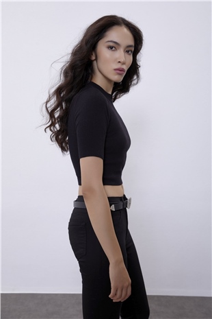 Black Half Sleeve Crew Neck Knit Sweater SWK4490Sİ