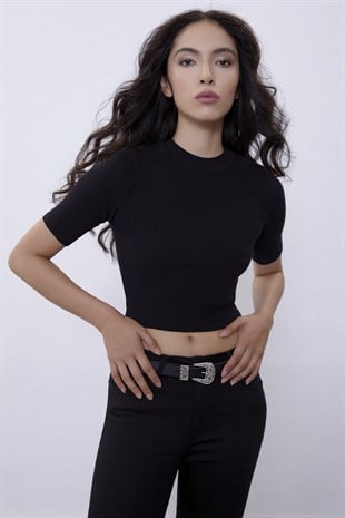 Black Half Sleeve Crew Neck Knit Sweater SWK4490Sİ