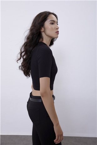 Black Half Sleeve Crew Neck Knit Sweater SWK4490Sİ