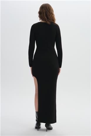 Siyah Yırtmaçlı Uzun Triko Elbise
