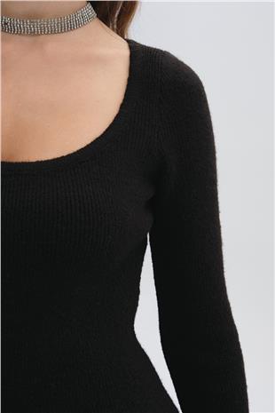 Siyah Yırtmaçlı Uzun Triko Elbise