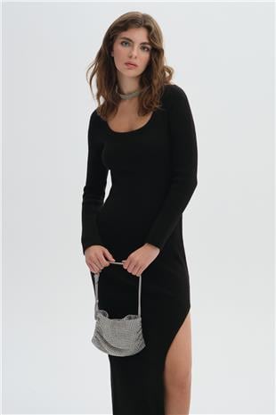 Siyah Yırtmaçlı Uzun Triko Elbise