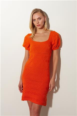Orange Squre Neck Knitted Dress SS23D4763TU