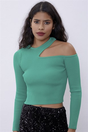 Green Off-The-Shoulder Crew Neck Knit Sweater SWK4532YE 