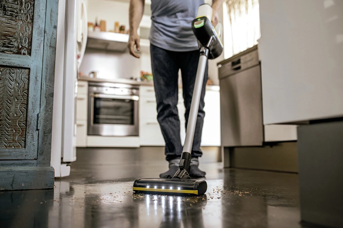 Karcher VC 6 Cordless OurFamily Battery Plus Çift Bataryalı Şarjlı Dikey Süpürge 