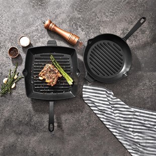 Korkmaz A2846-1 Casta Kare Grill Döküm Tava Kırmızı 26X26 