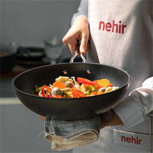 Nehir Galaxy Titanium Siyah Wok Tava 28 Cm 