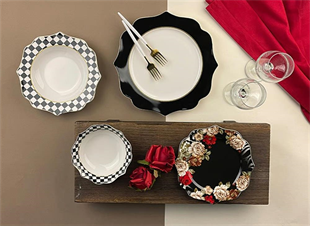 Roy King Rosey Bone China 24 Parça Porselen Yemek Takımı 