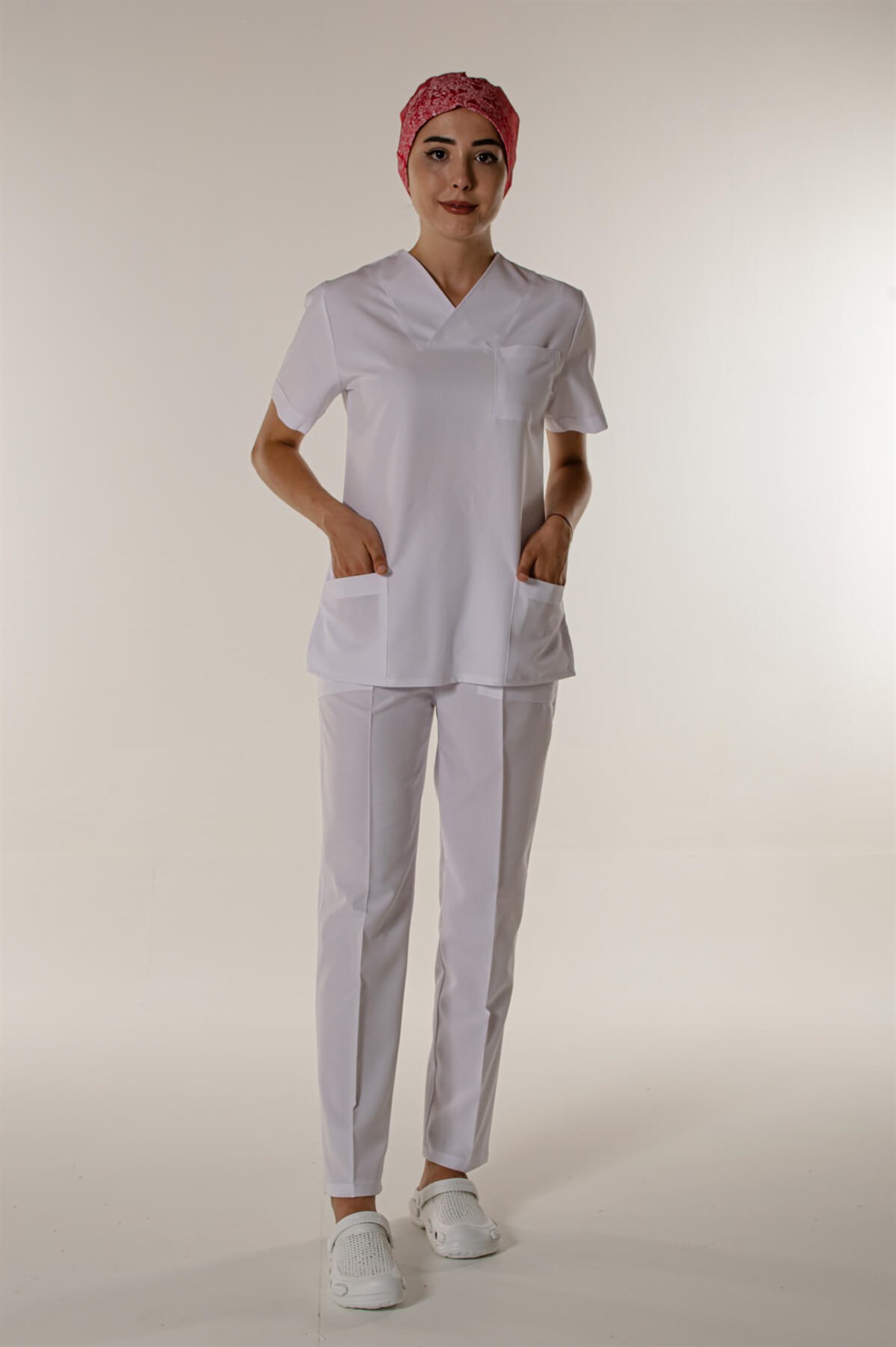 Beyaz Kadın Cerrahi Yaka Medikal Forma Takım | Mert Giyim İş Elbiseleri