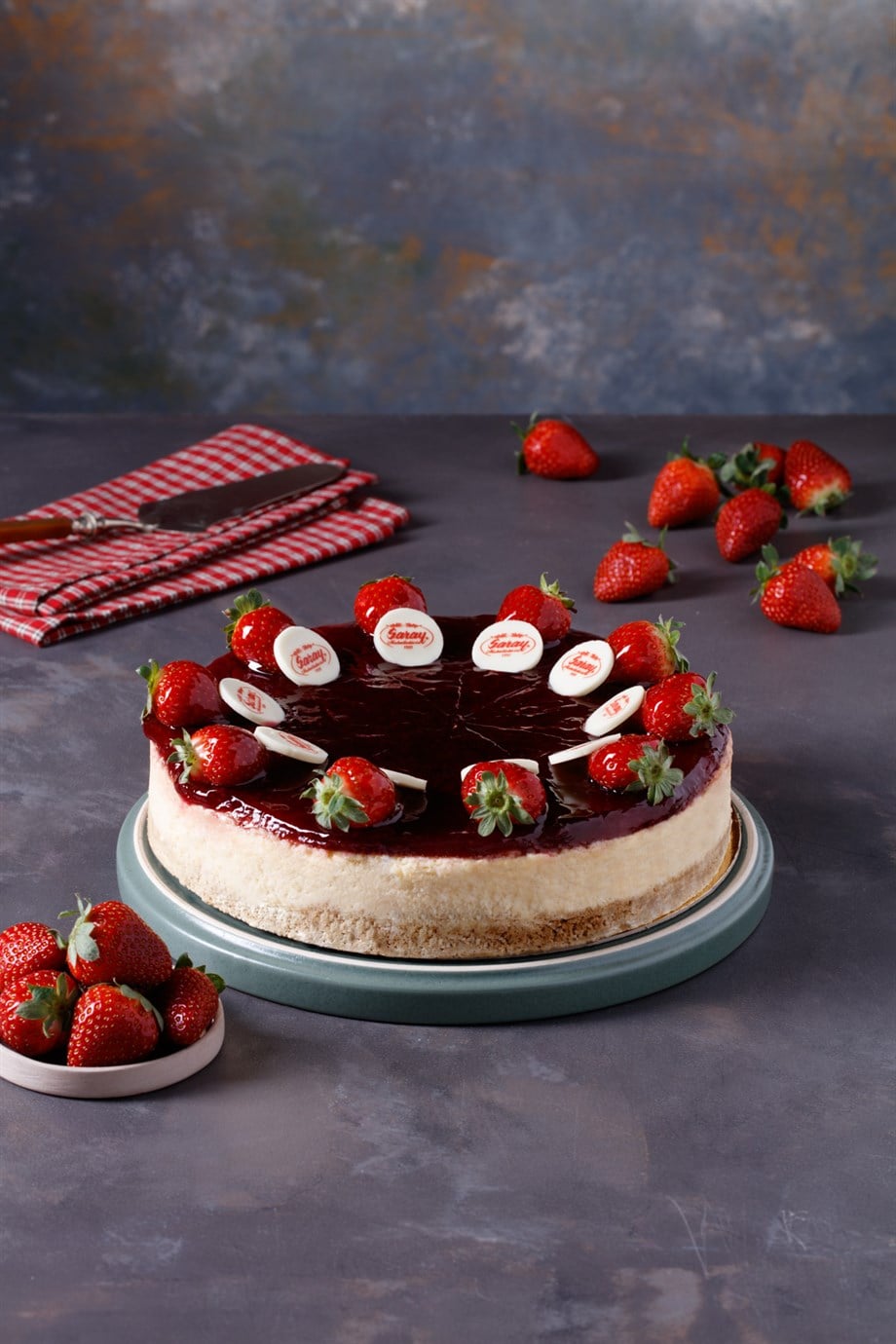 Frambuazlı Cheesecake 10 Kişilik