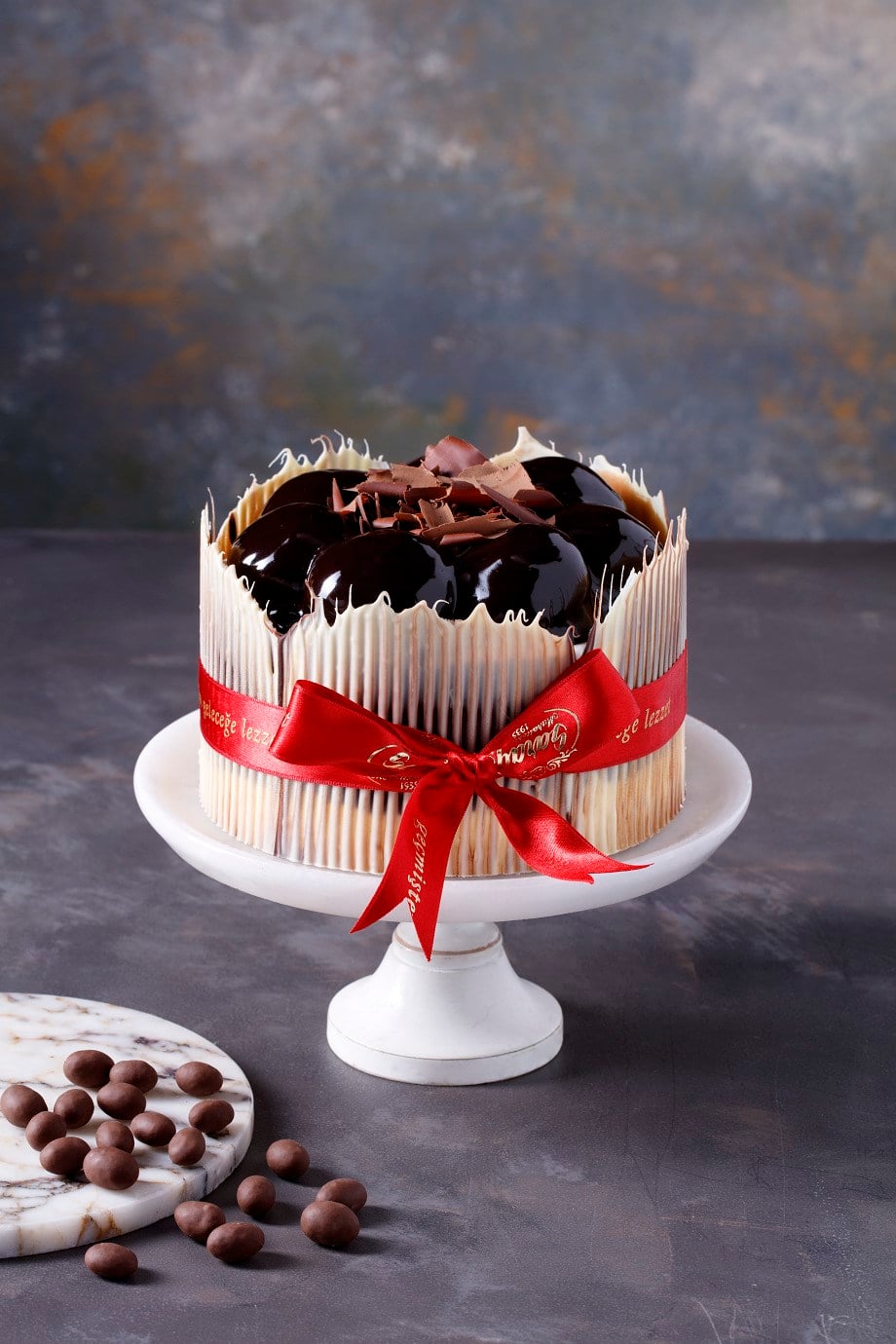 Profiterollü Pasta 6-8 Kişilik ( SADECE İSTANBUL )