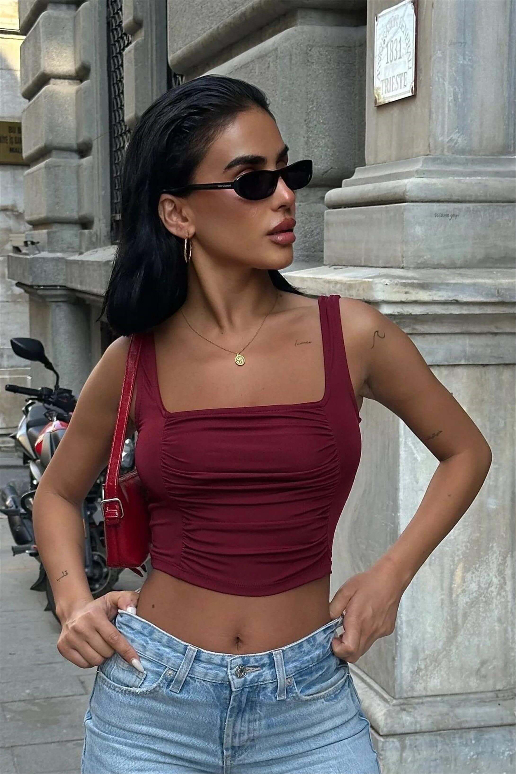 Kadın Ön ve Arkası Büzgülü Toparlayıcı Esnek Crop Bordo 