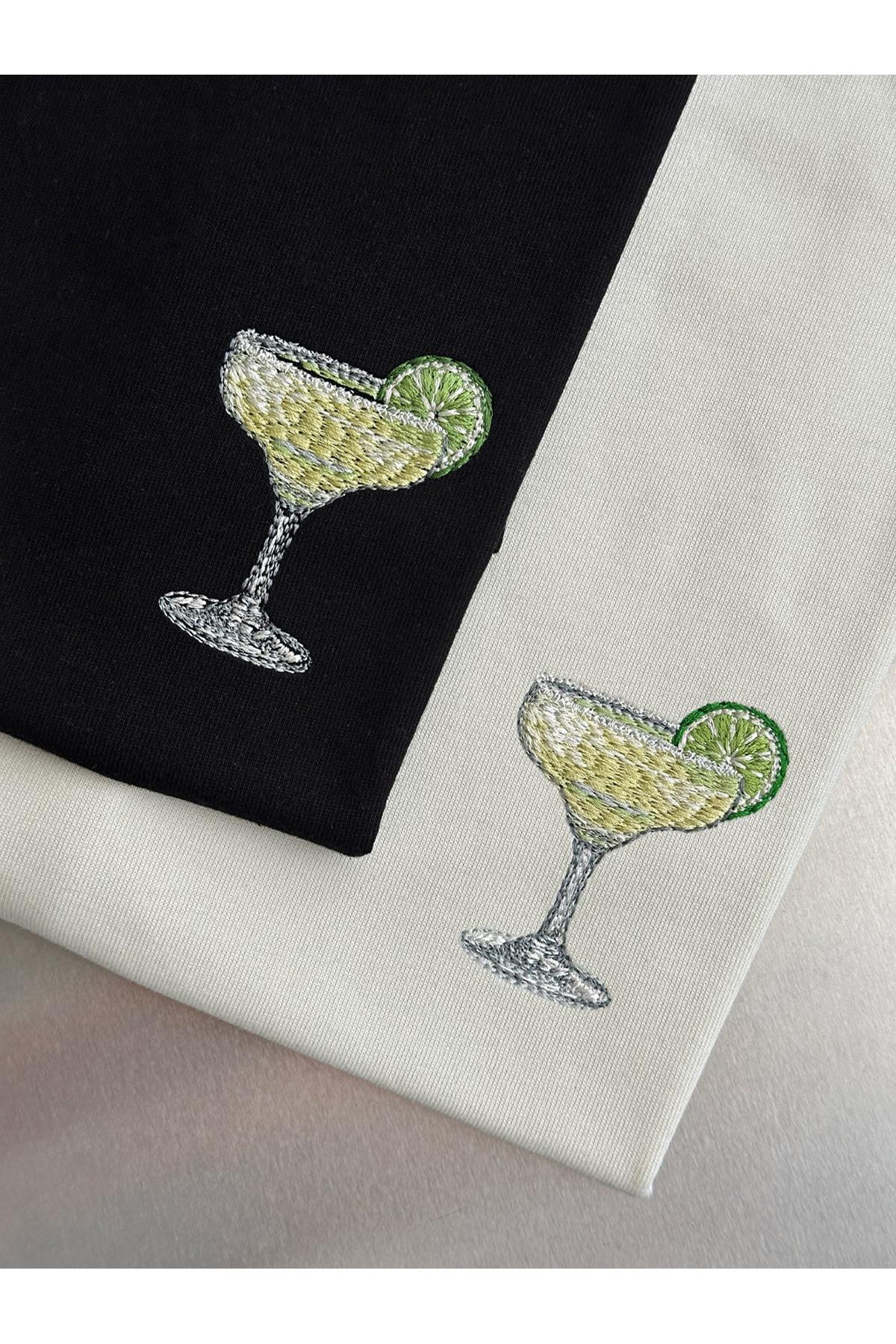 Unisex Premium Margarita Nakışlı Tshirt Beyaz