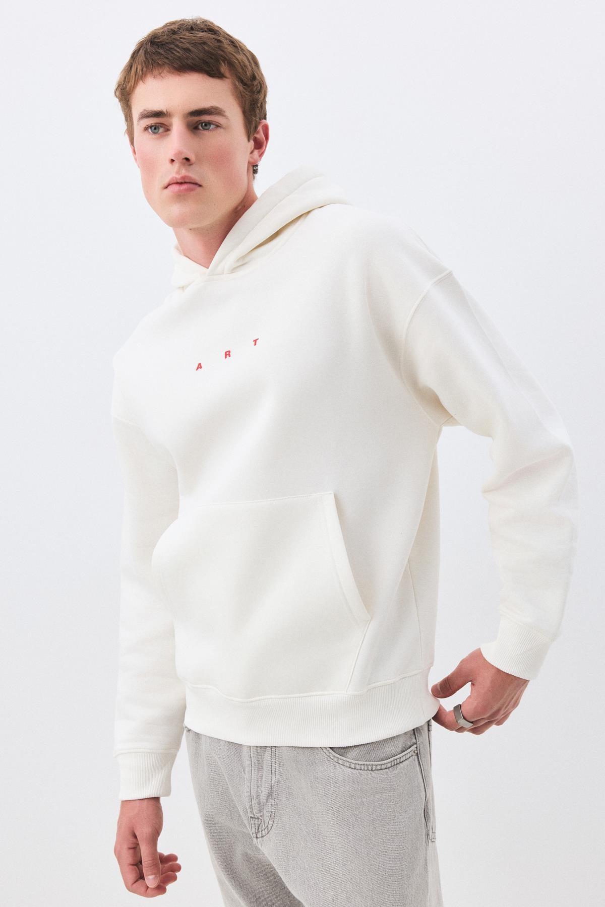 Unisex Art isnt Dying Sweatshirt Beyaz