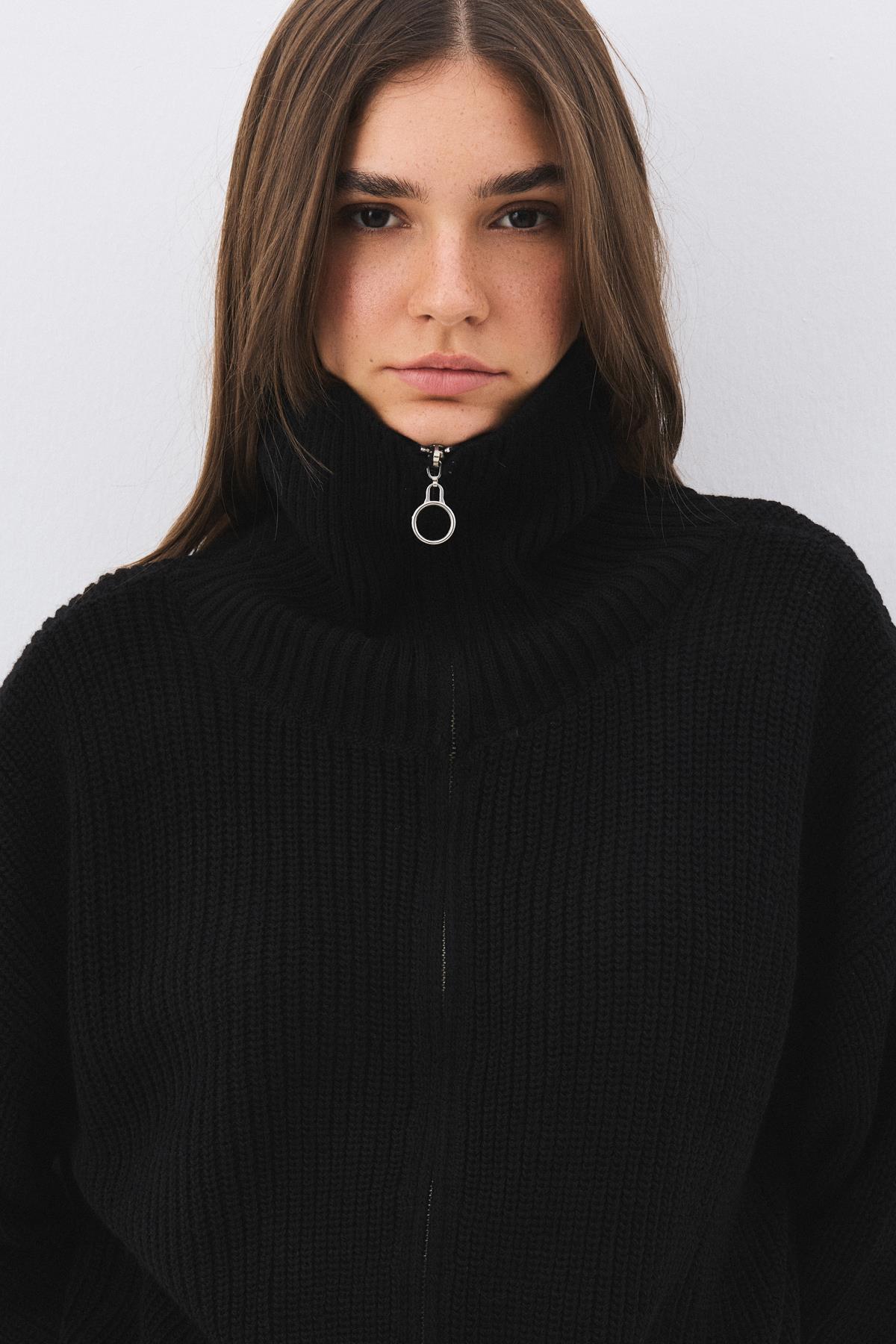 Kadın Fermuarlı Balıkçı Yaka Triko Hırka Siyah 6919